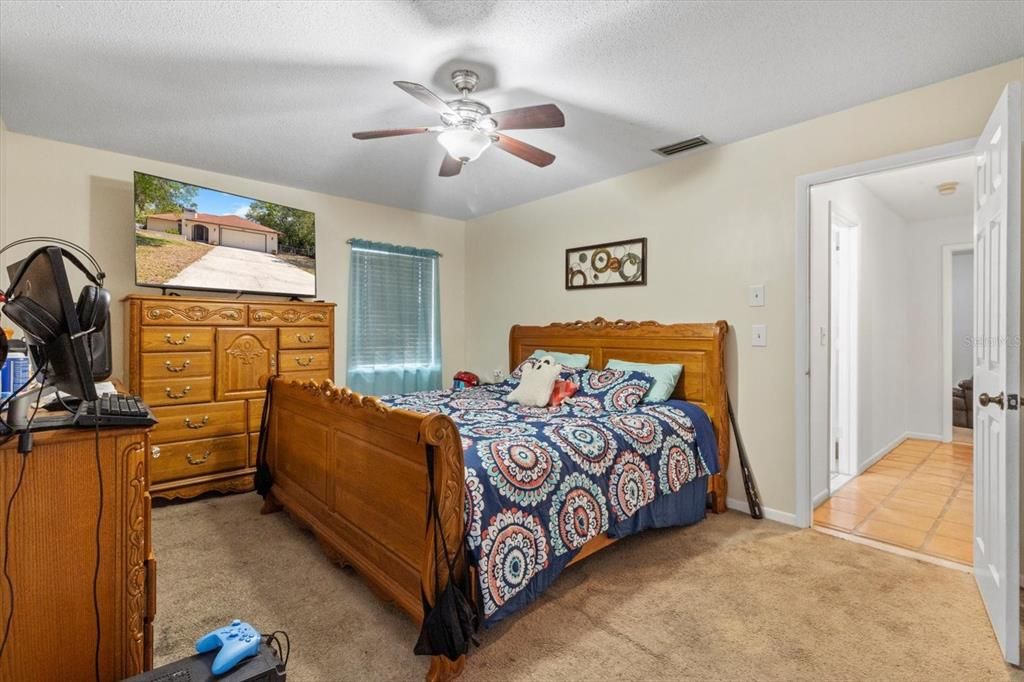 For Sale: $350,000 (3 beds, 2 baths, 1896 Square Feet)
