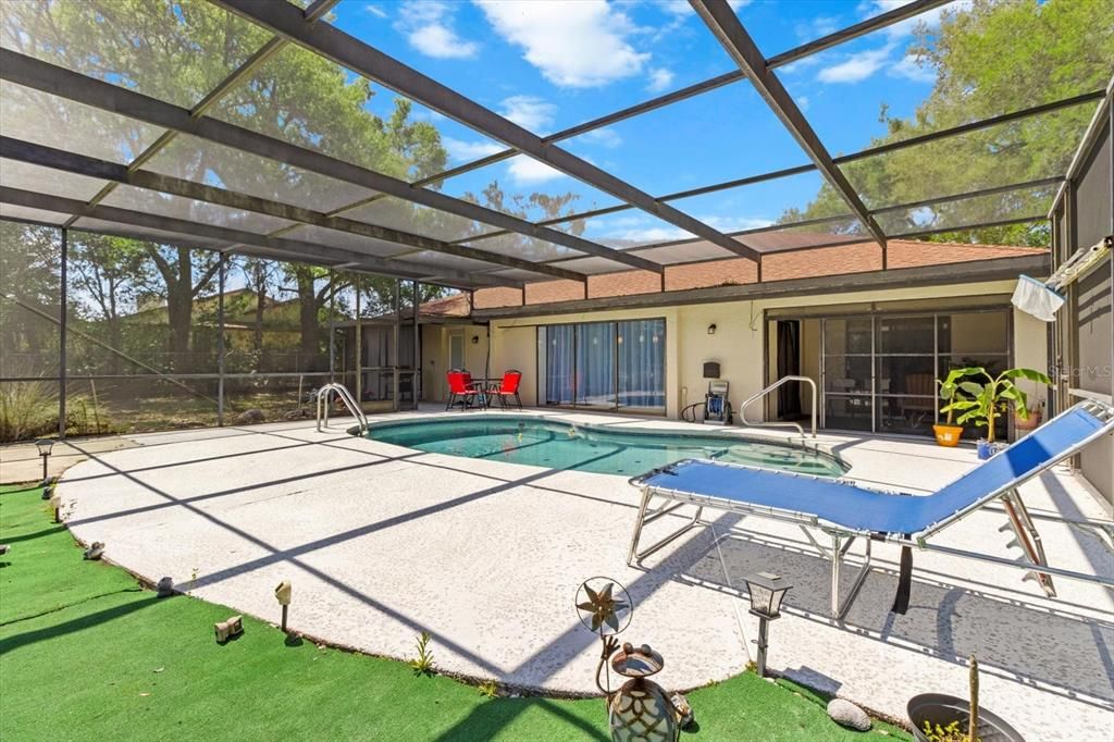 For Sale: $350,000 (3 beds, 2 baths, 1896 Square Feet)