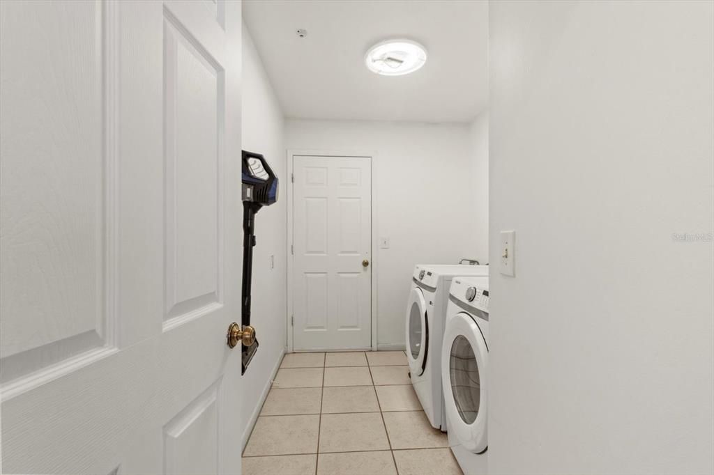 For Sale: $350,000 (3 beds, 2 baths, 1896 Square Feet)