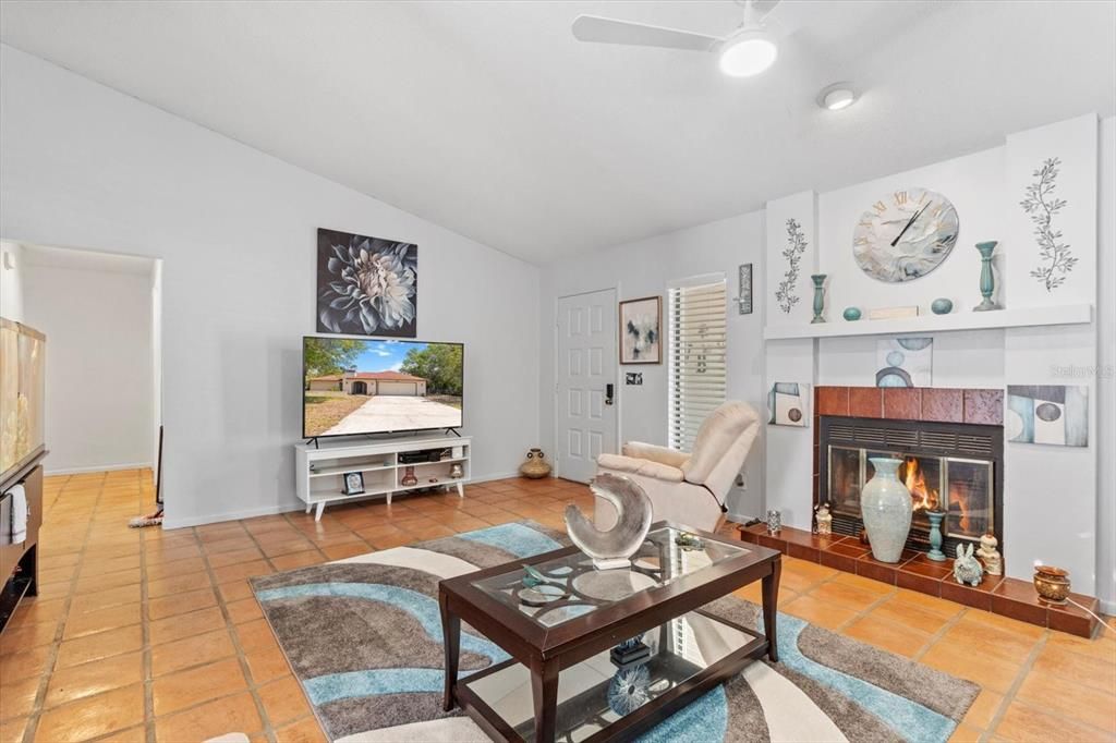 For Sale: $350,000 (3 beds, 2 baths, 1896 Square Feet)
