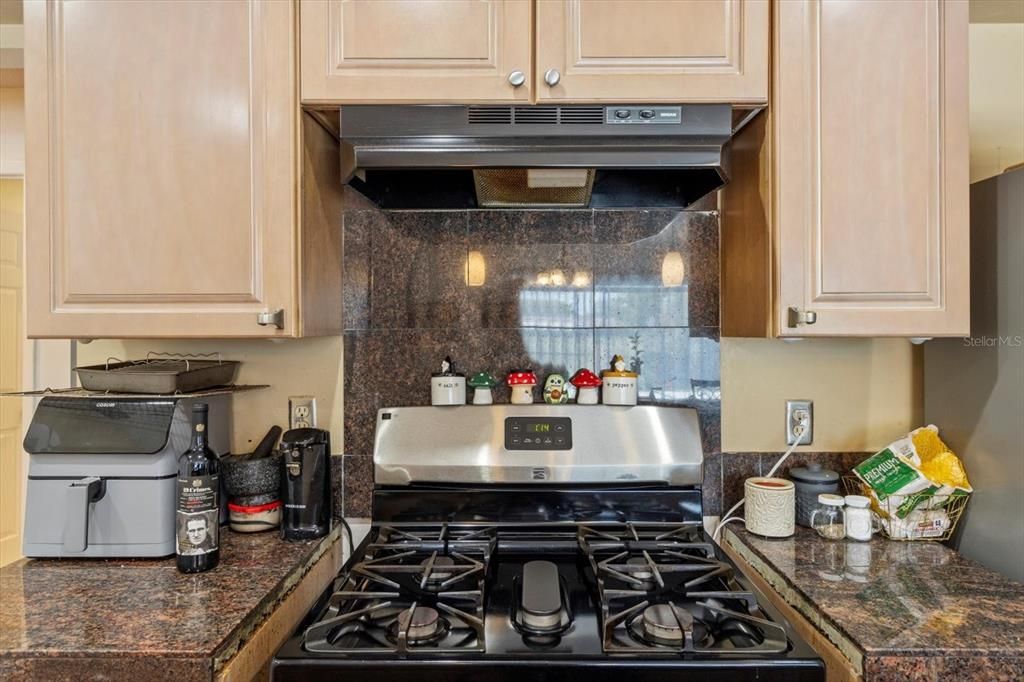 For Sale: $350,000 (3 beds, 2 baths, 1896 Square Feet)