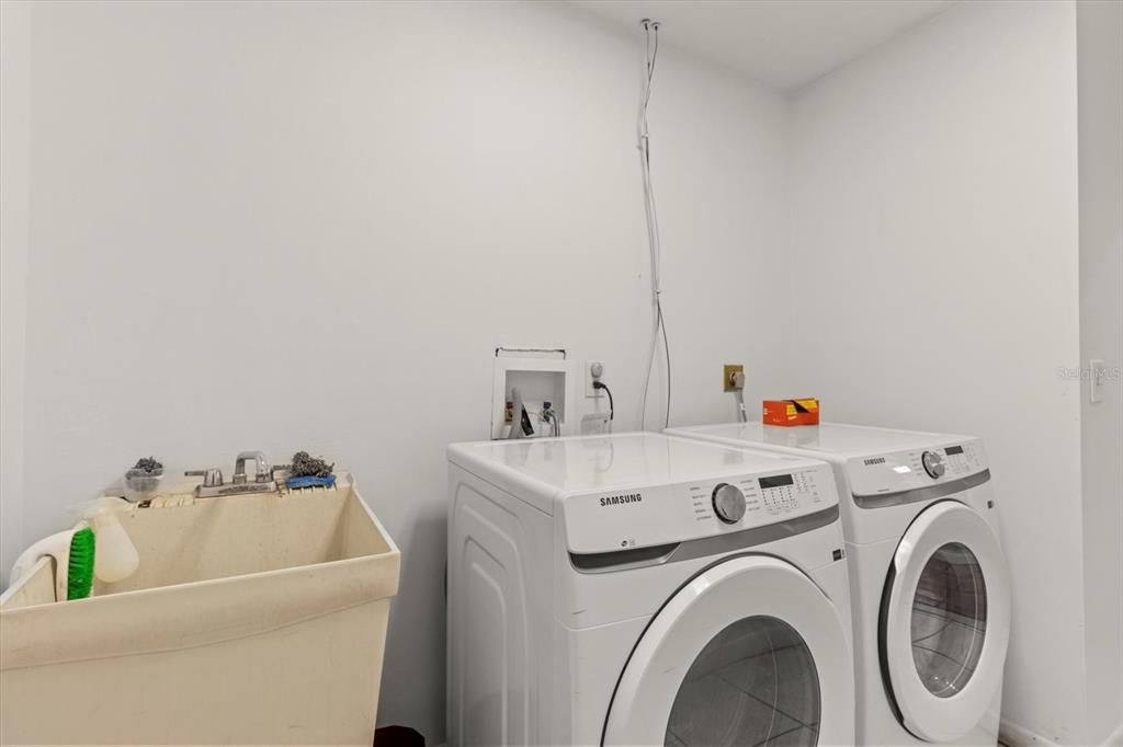For Sale: $350,000 (3 beds, 2 baths, 1896 Square Feet)