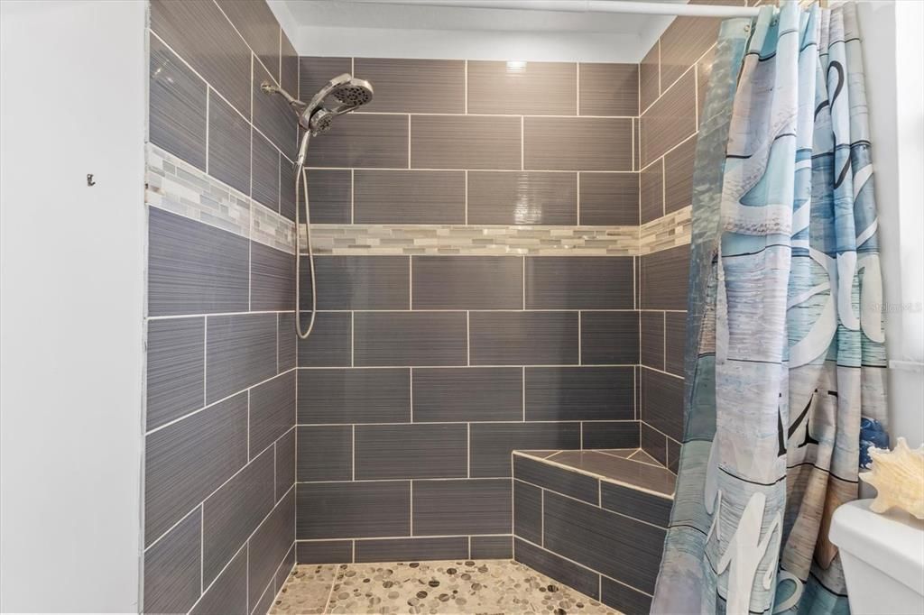 For Sale: $350,000 (3 beds, 2 baths, 1896 Square Feet)