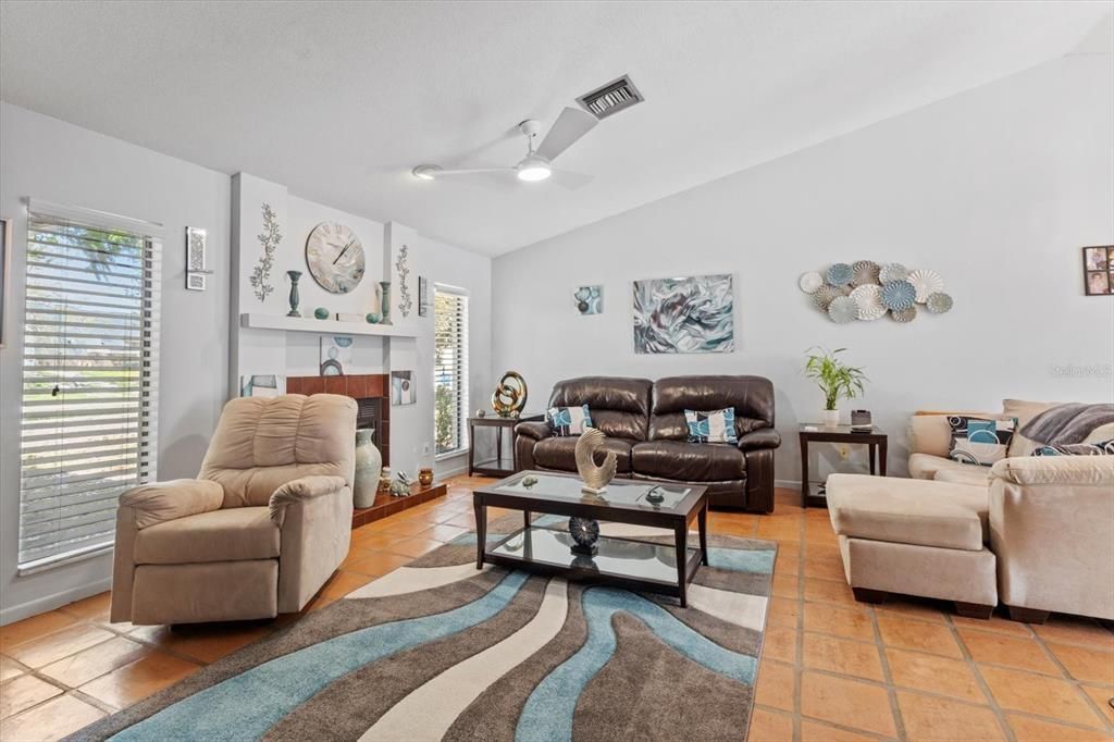 For Sale: $350,000 (3 beds, 2 baths, 1896 Square Feet)