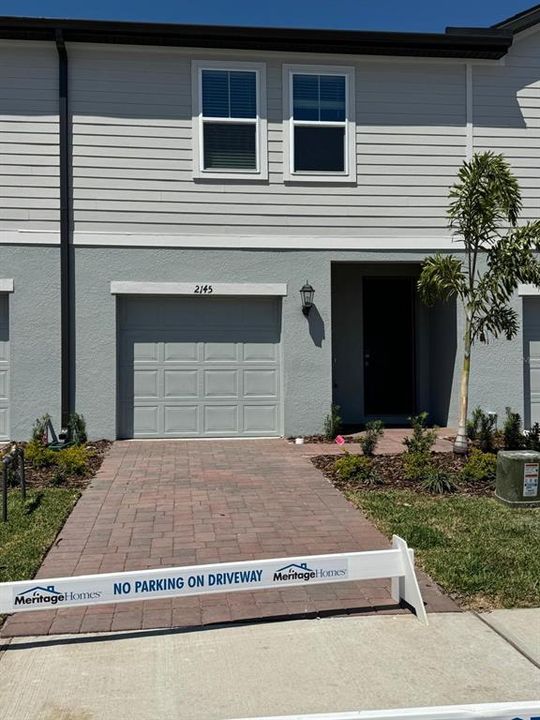 Recently Rented: $2,400 (3 beds, 2 baths, 1356 Square Feet)