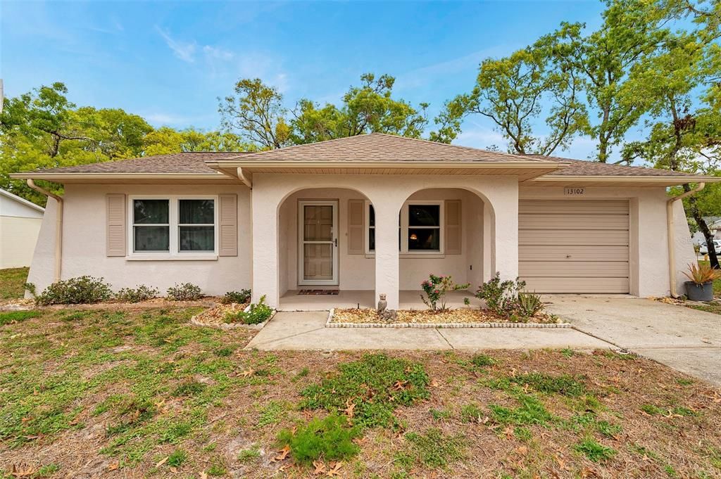 Recently Sold: $239,000 (2 beds, 1 baths, 986 Square Feet)