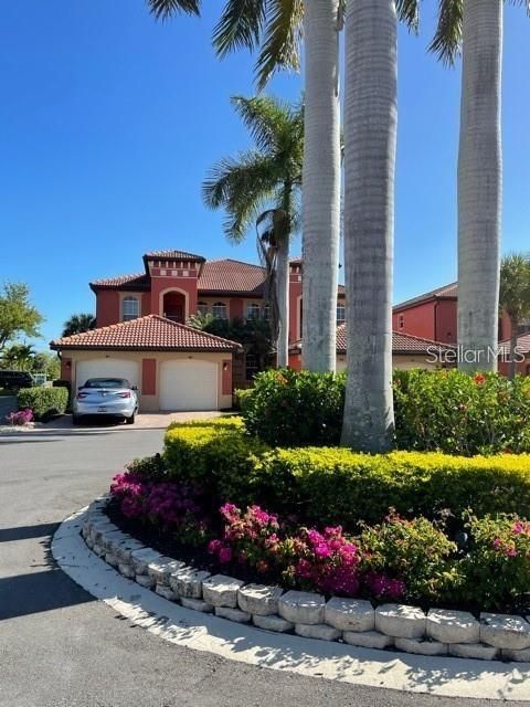 出租: $3,200 (3 贝兹, 2 浴室, 1596 平方英尺)