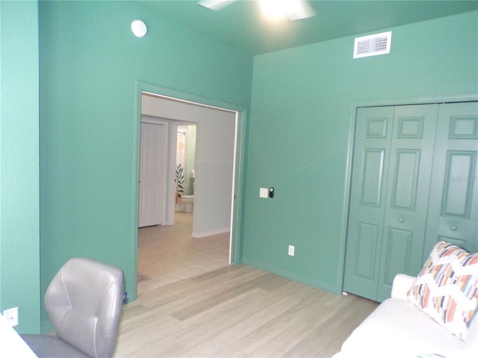 出租: $3,200 (3 贝兹, 2 浴室, 1596 平方英尺)