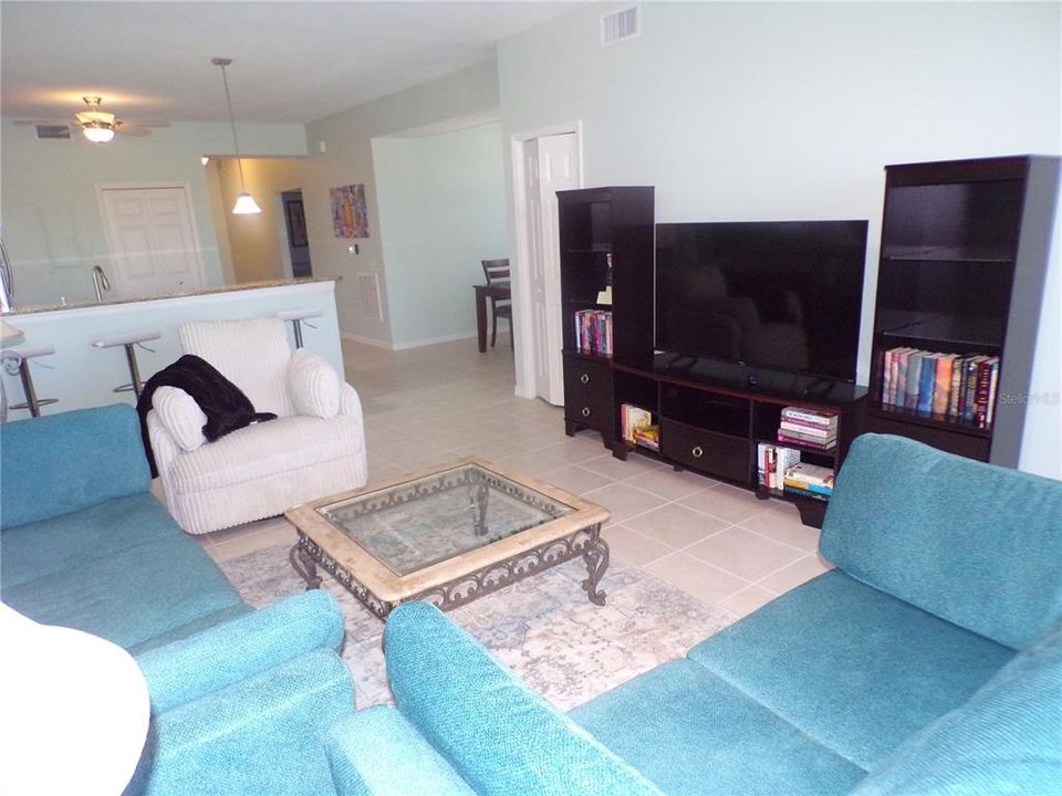 出租: $3,200 (3 贝兹, 2 浴室, 1596 平方英尺)