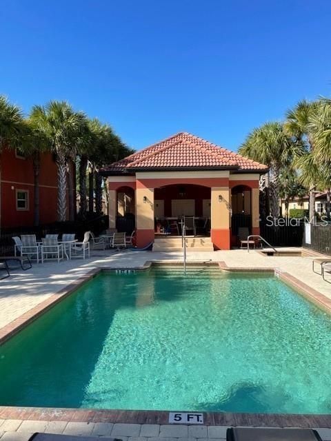 出租: $3,200 (3 贝兹, 2 浴室, 1596 平方英尺)