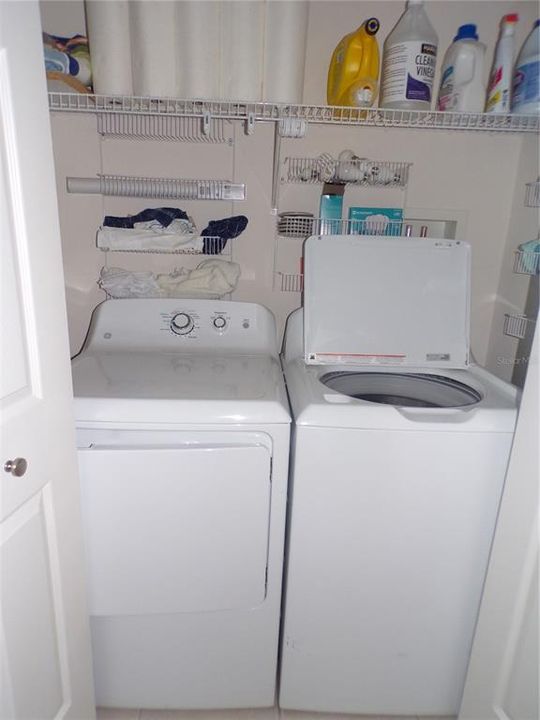 出租: $3,200 (3 贝兹, 2 浴室, 1596 平方英尺)