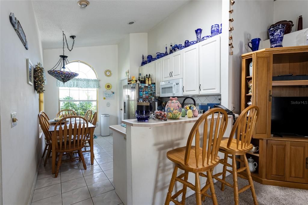 For Sale: $421,500 (2 beds, 2 baths, 1006 Square Feet)