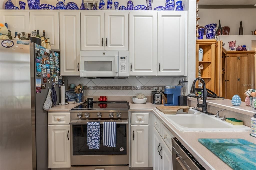 For Sale: $421,500 (2 beds, 2 baths, 1006 Square Feet)