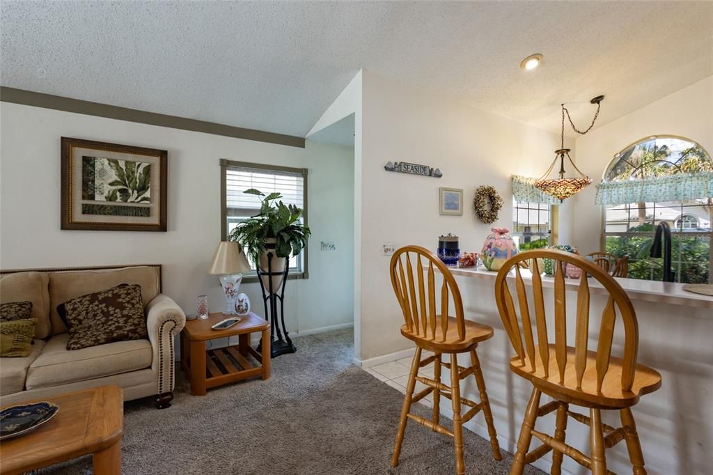 For Sale: $421,500 (2 beds, 2 baths, 1006 Square Feet)