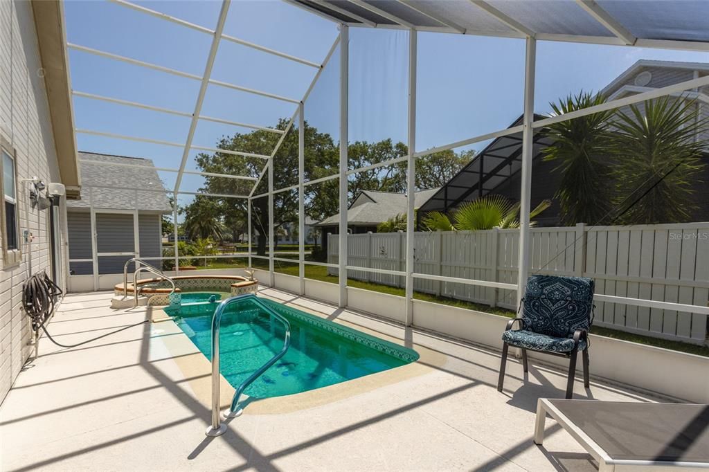 For Sale: $421,500 (2 beds, 2 baths, 1006 Square Feet)