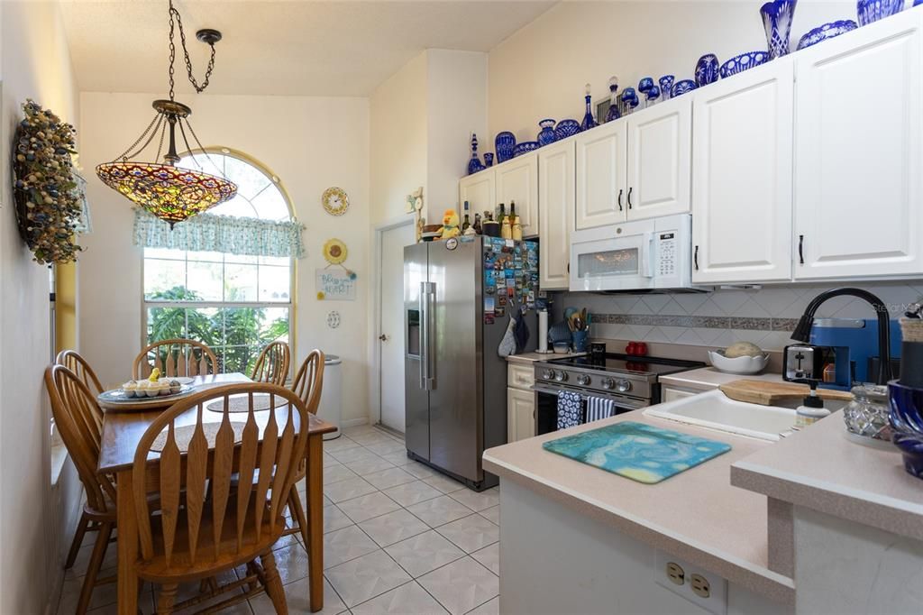 For Sale: $421,500 (2 beds, 2 baths, 1006 Square Feet)