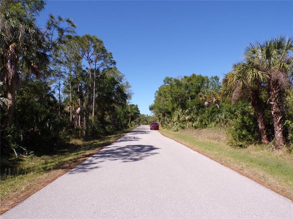 На продажу: $28,000 (0.28 acres)