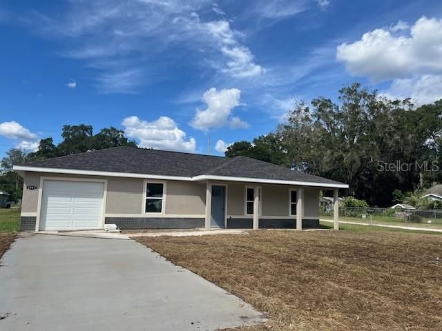 合同活跃: $216,900 (3 贝兹, 2 浴室, 1125 平方英尺)