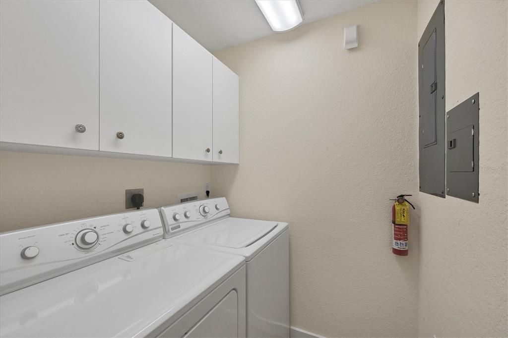 待售: $2,325,000 (3 贝兹, 3 浴室, 2034 平方英尺)