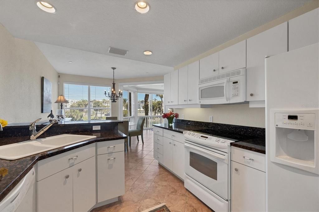 待售: $2,325,000 (3 贝兹, 3 浴室, 2034 平方英尺)