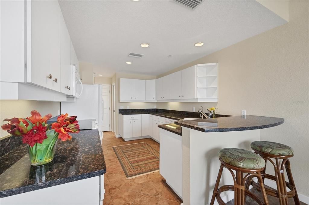 待售: $2,325,000 (3 贝兹, 3 浴室, 2034 平方英尺)