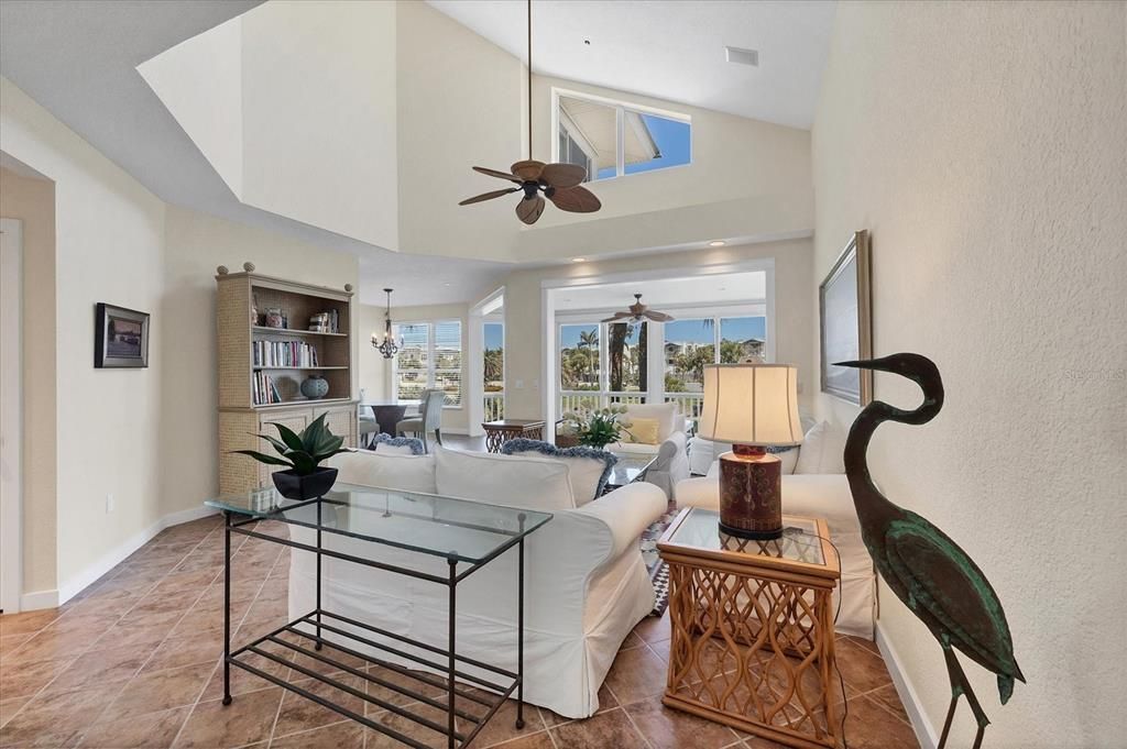 待售: $2,325,000 (3 贝兹, 3 浴室, 2034 平方英尺)