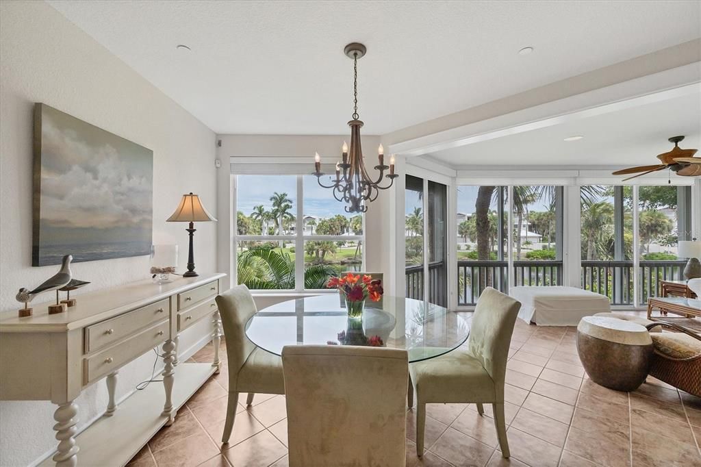 待售: $2,325,000 (3 贝兹, 3 浴室, 2034 平方英尺)