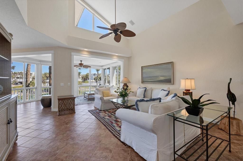 待售: $2,325,000 (3 贝兹, 3 浴室, 2034 平方英尺)