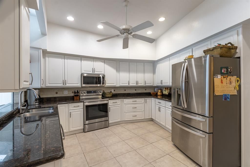 待售: $725,000 (4 贝兹, 3 浴室, 3832 平方英尺)