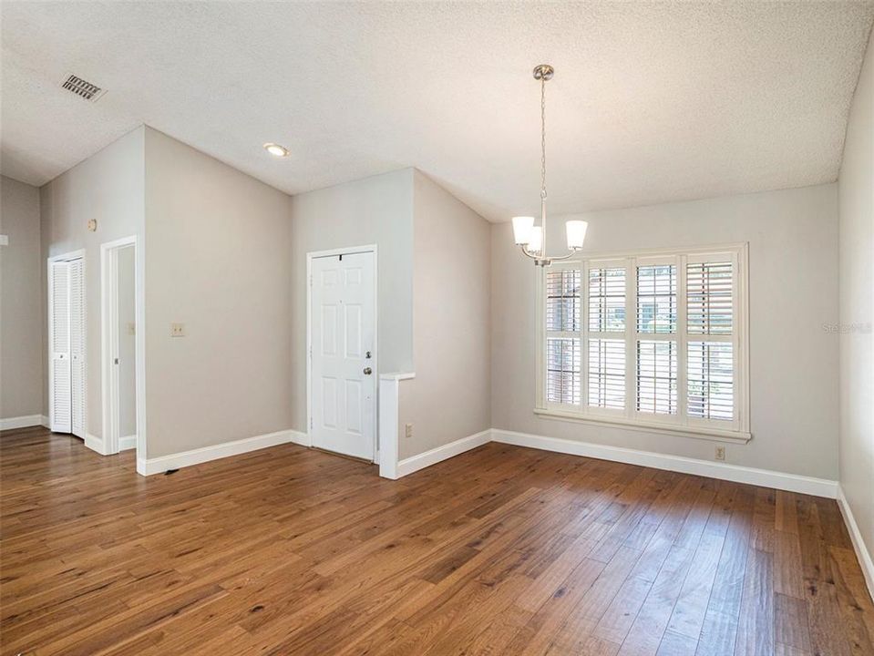 Active With Contract: $475,000 (3 beds, 2 baths, 2252 Square Feet)