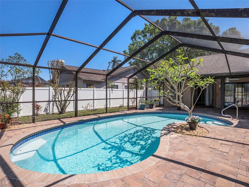 Active With Contract: $475,000 (3 beds, 2 baths, 2252 Square Feet)