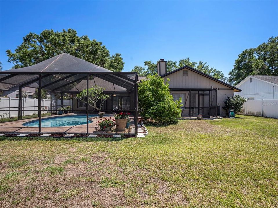 Active With Contract: $475,000 (3 beds, 2 baths, 2252 Square Feet)