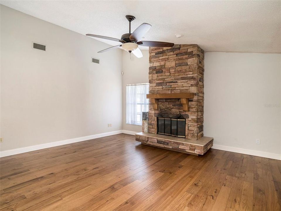 Active With Contract: $475,000 (3 beds, 2 baths, 2252 Square Feet)