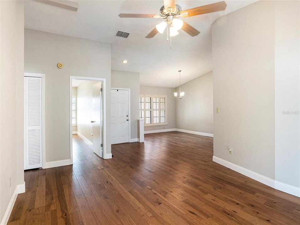 Active With Contract: $475,000 (3 beds, 2 baths, 2252 Square Feet)