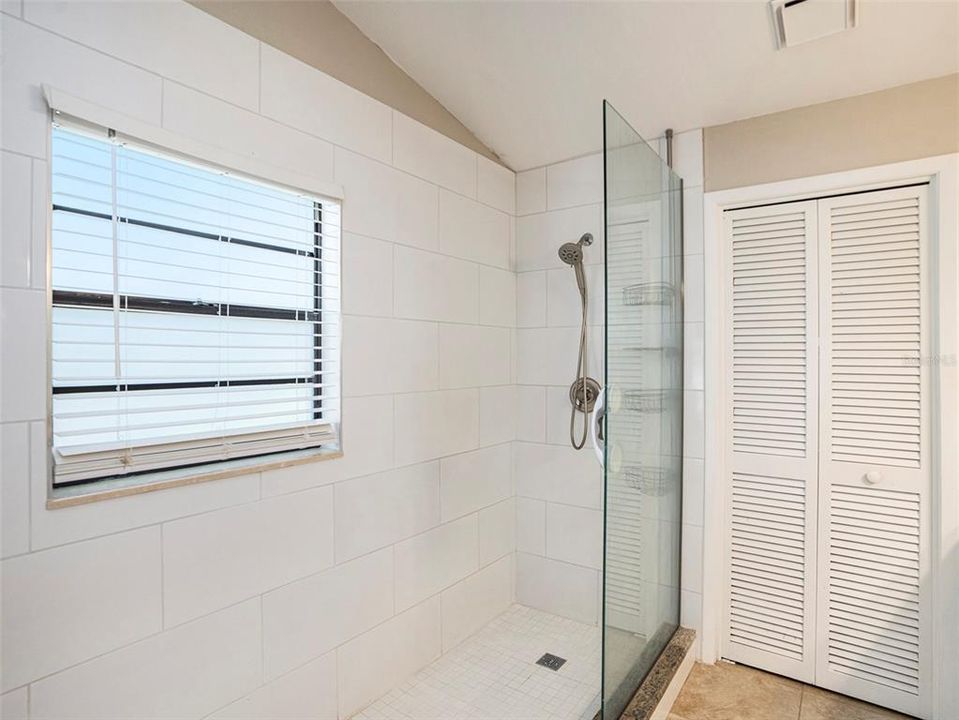 Active With Contract: $475,000 (3 beds, 2 baths, 2252 Square Feet)