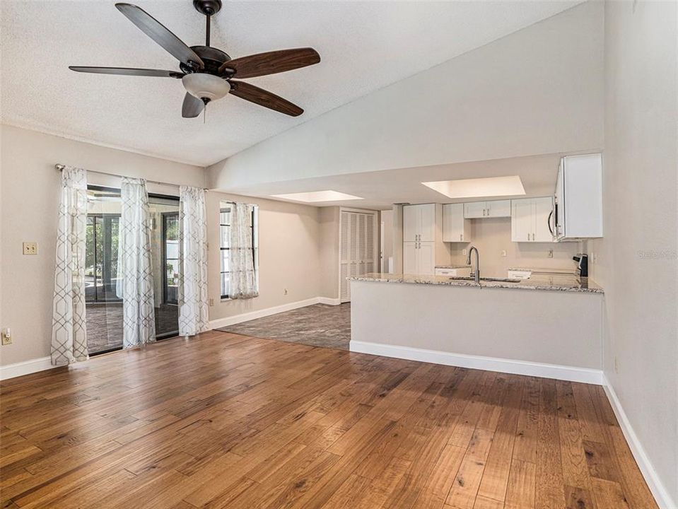 Active With Contract: $475,000 (3 beds, 2 baths, 2252 Square Feet)