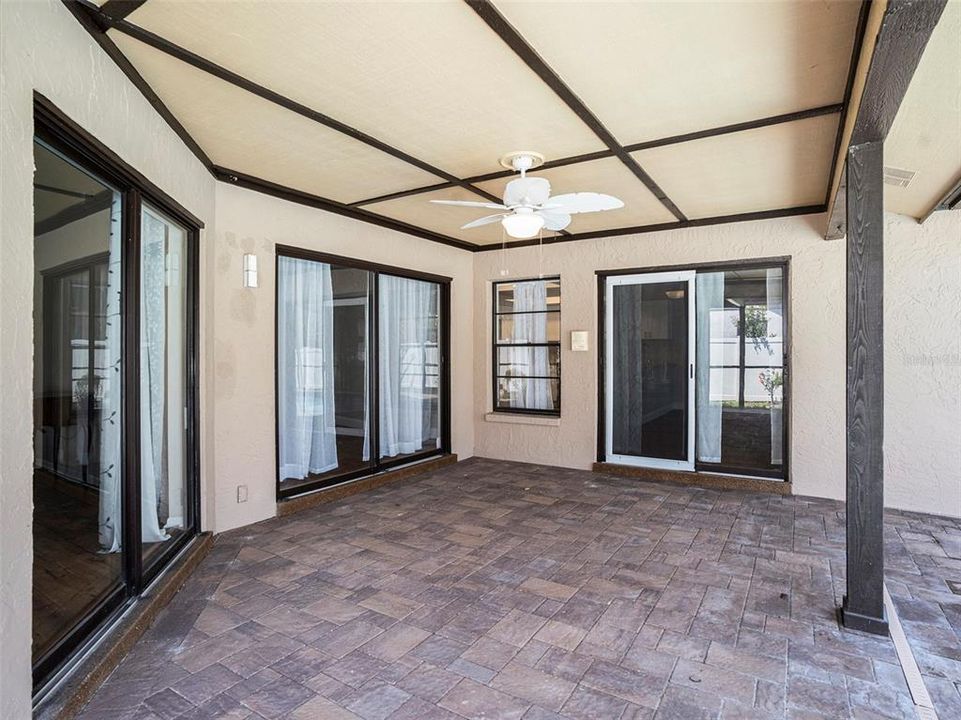 Active With Contract: $475,000 (3 beds, 2 baths, 2252 Square Feet)