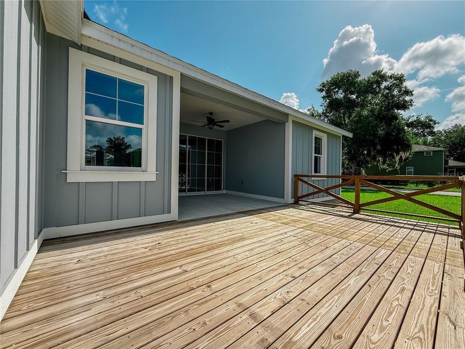 For Sale: $579,900 (3 beds, 2 baths, 2374 Square Feet)