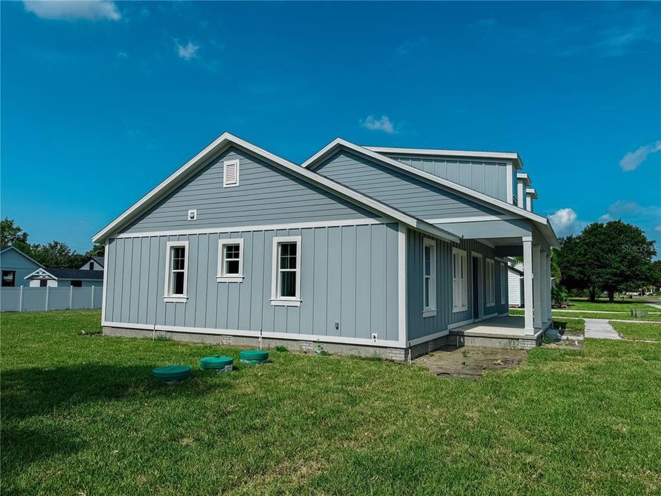 For Sale: $579,900 (3 beds, 2 baths, 2374 Square Feet)