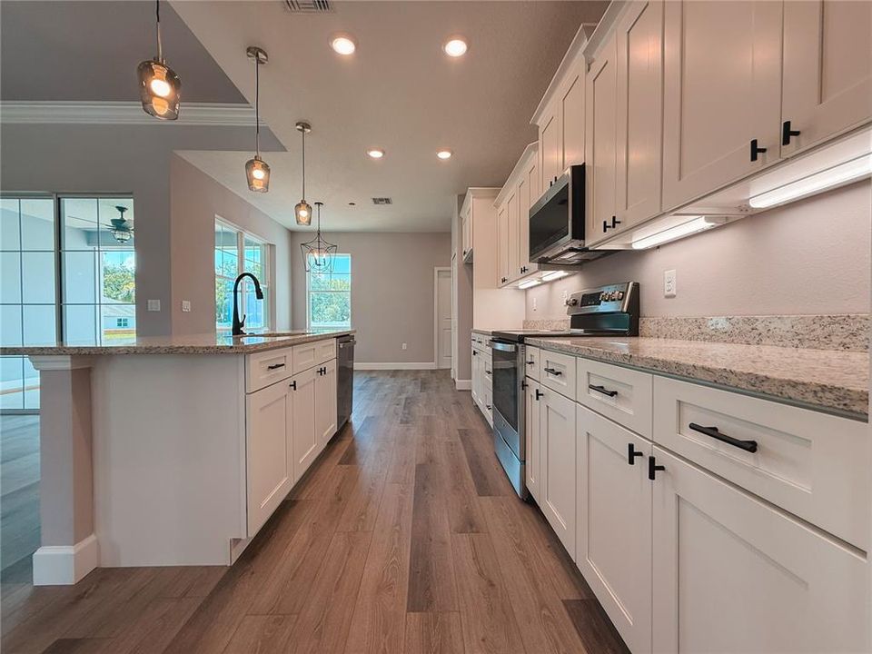 For Sale: $579,900 (3 beds, 2 baths, 2374 Square Feet)