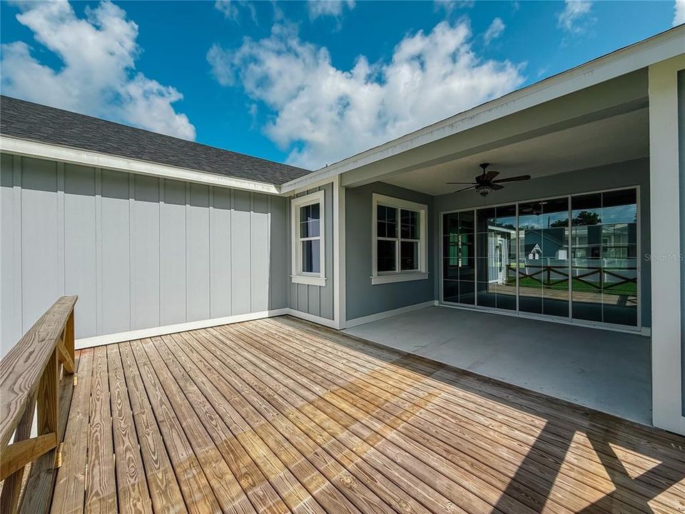 For Sale: $579,900 (3 beds, 2 baths, 2374 Square Feet)