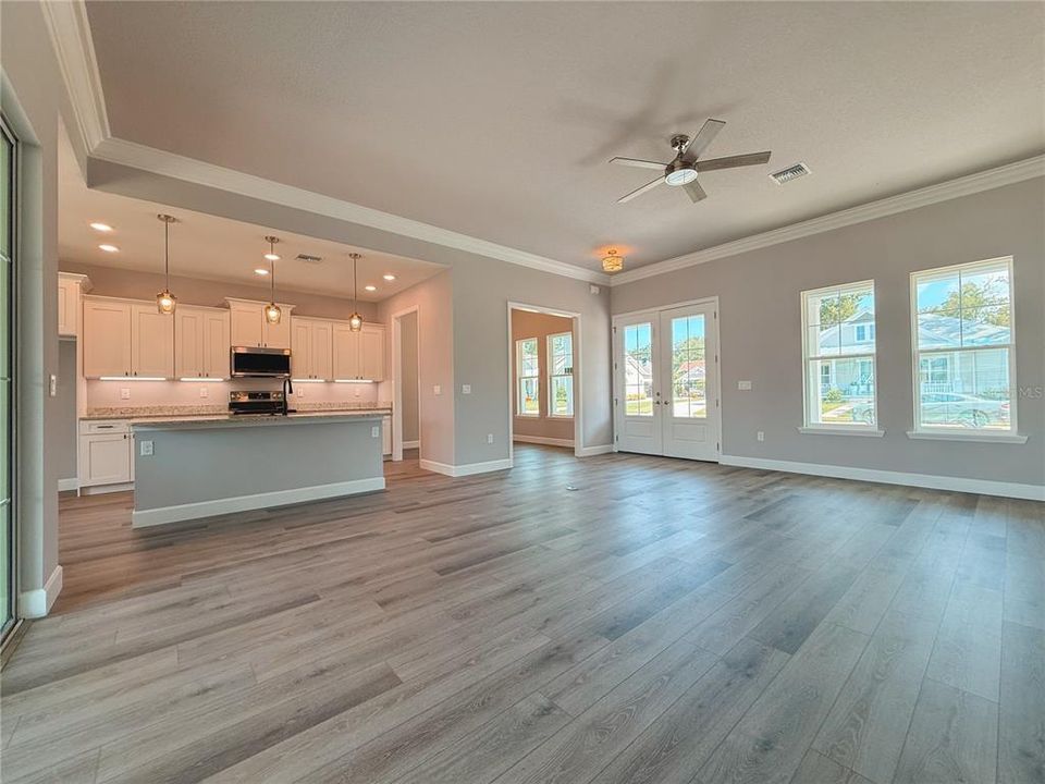 For Sale: $579,900 (3 beds, 2 baths, 2374 Square Feet)