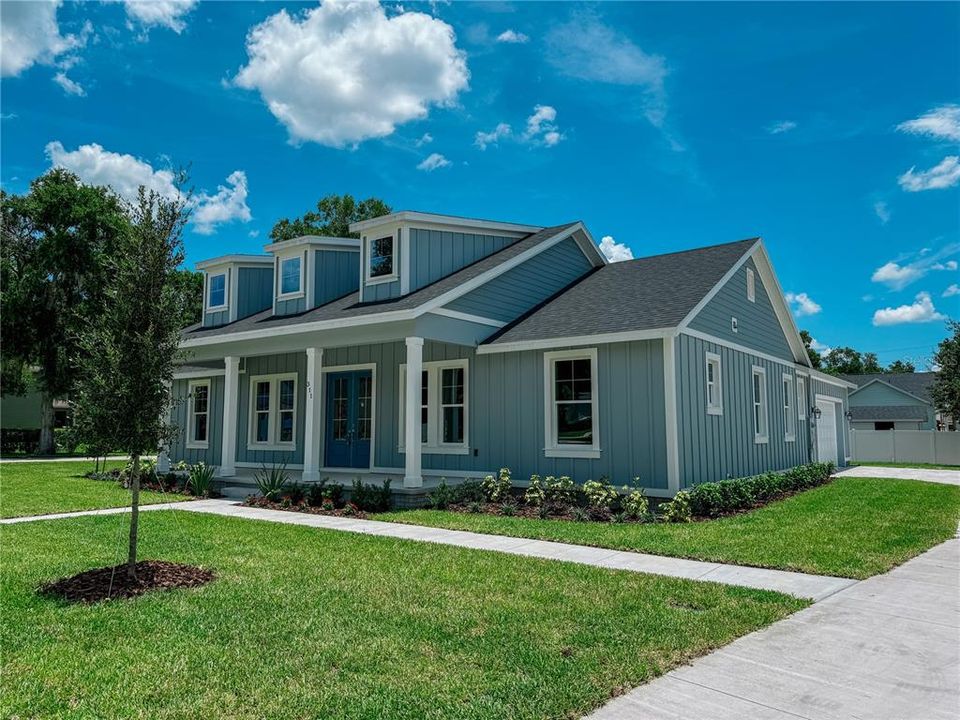 For Sale: $579,900 (3 beds, 2 baths, 2374 Square Feet)