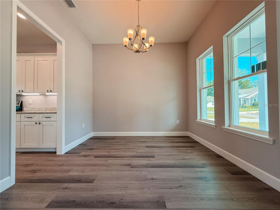 For Sale: $579,900 (3 beds, 2 baths, 2374 Square Feet)