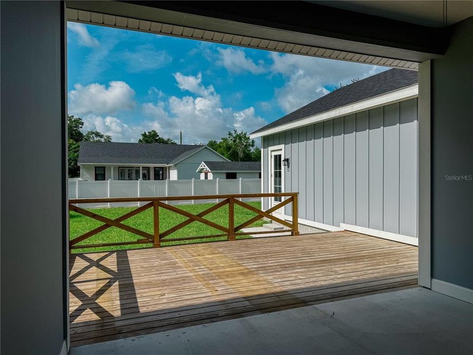 For Sale: $579,900 (3 beds, 2 baths, 2374 Square Feet)