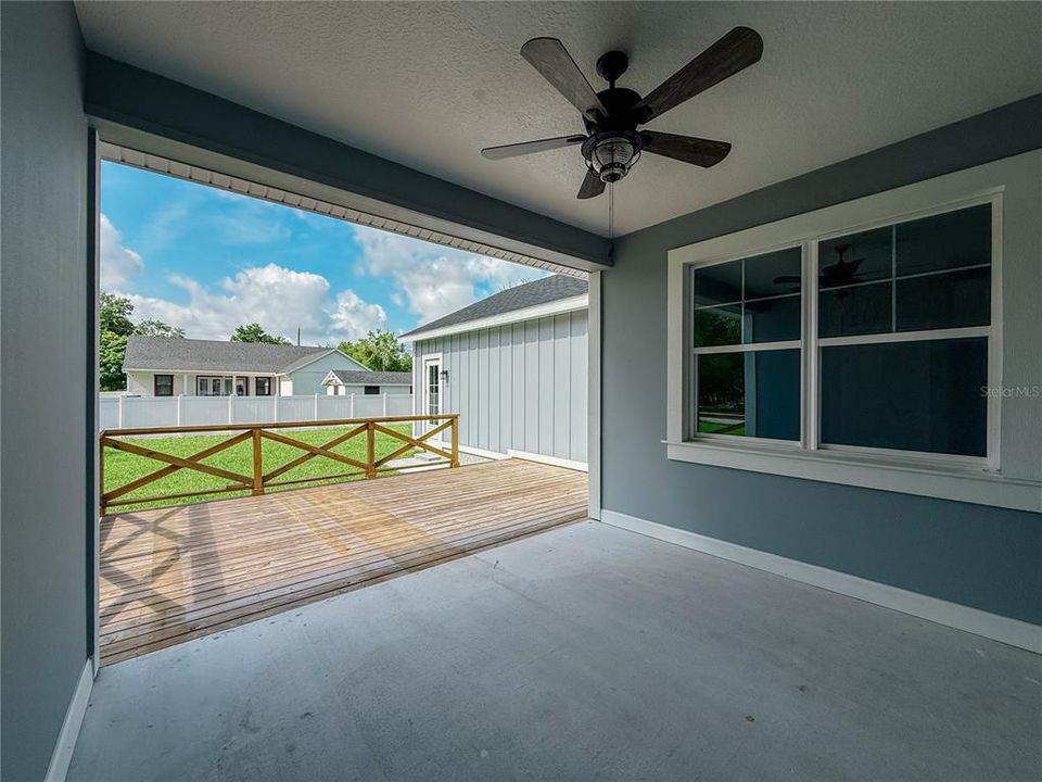 For Sale: $579,900 (3 beds, 2 baths, 2374 Square Feet)