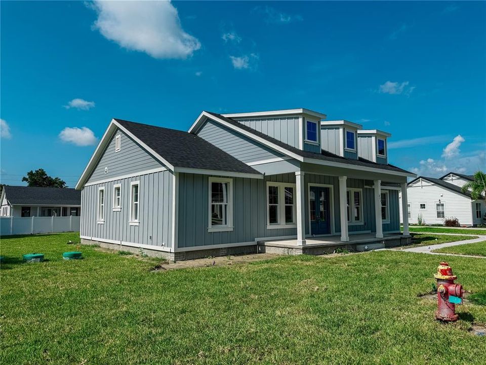 For Sale: $579,900 (3 beds, 2 baths, 2374 Square Feet)