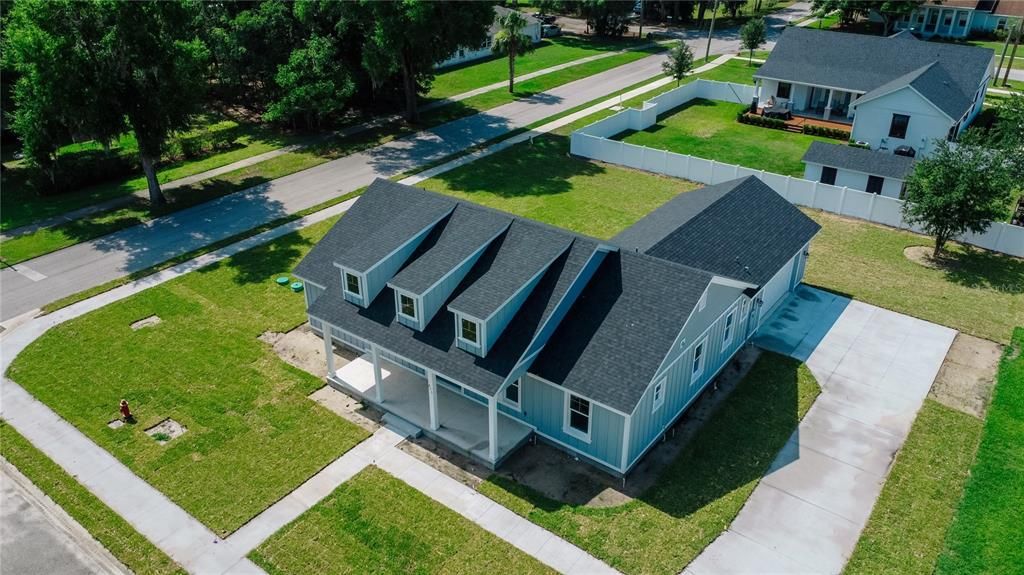 For Sale: $579,900 (3 beds, 2 baths, 2374 Square Feet)