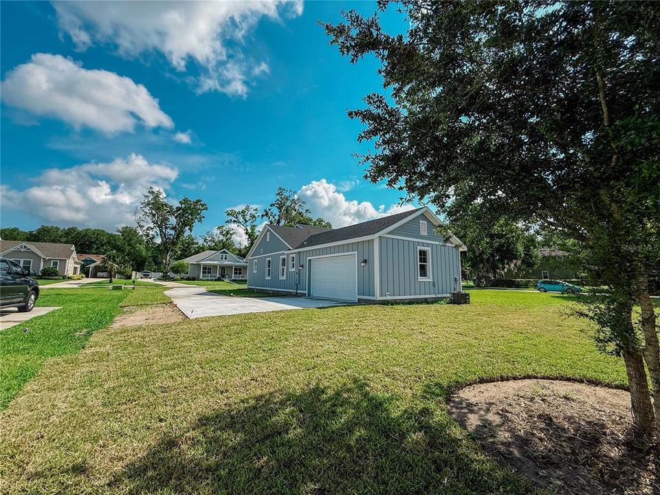 For Sale: $579,900 (3 beds, 2 baths, 2374 Square Feet)