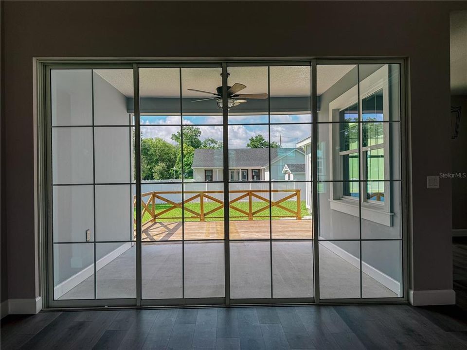 For Sale: $579,900 (3 beds, 2 baths, 2374 Square Feet)